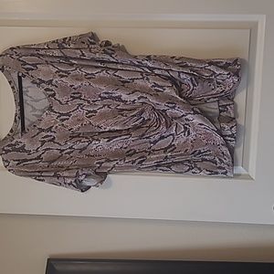 Rouched front V neck